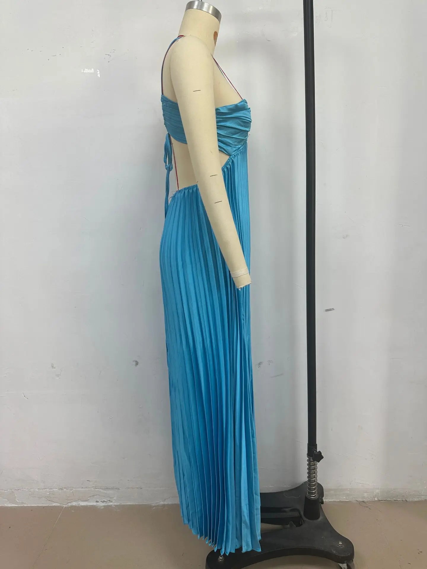 Women's Halter Backless Pleated Maxi Dress – Beach Vibes 2025