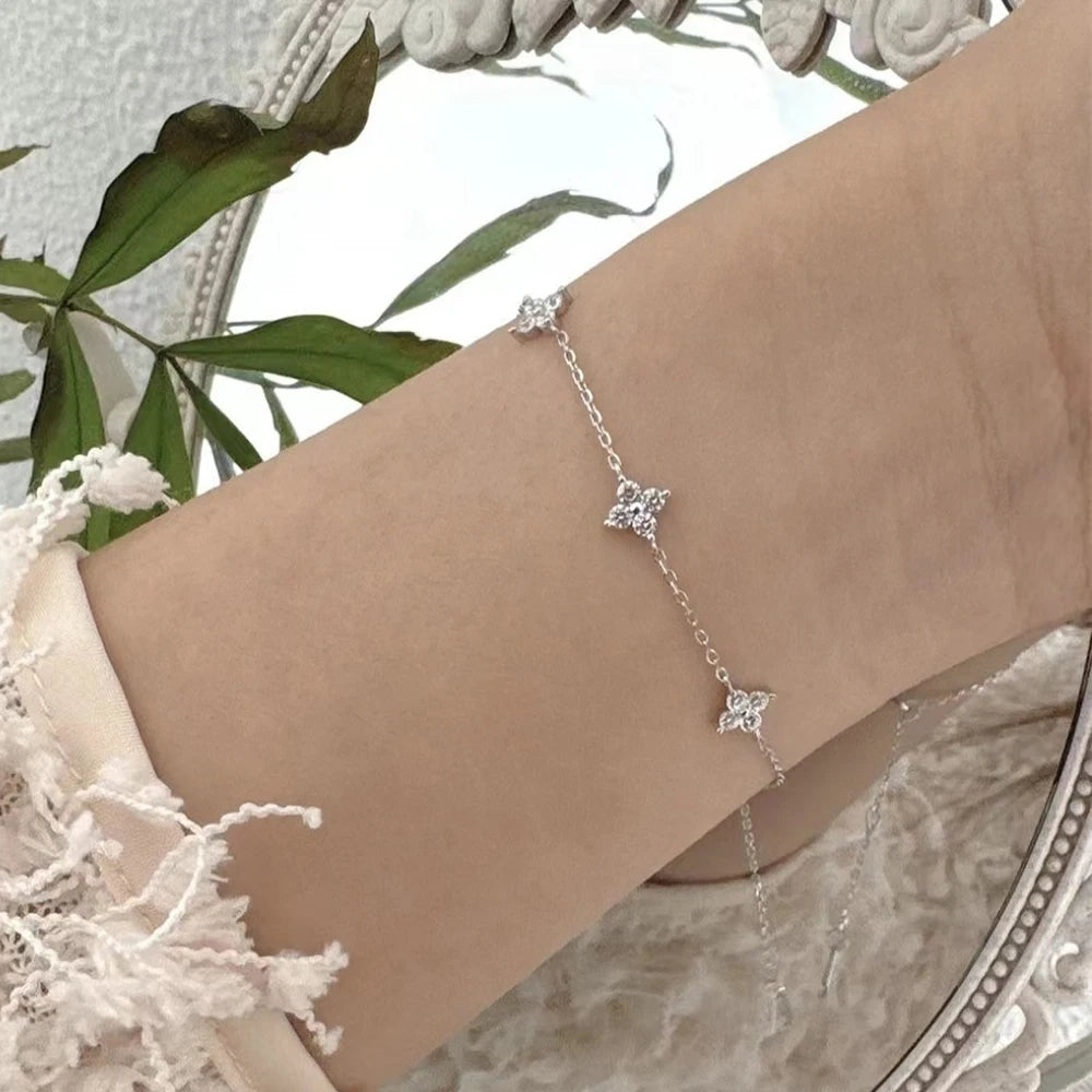 18K Gold Four-Leaf Zircon Necklace – Luxury Gift for Her