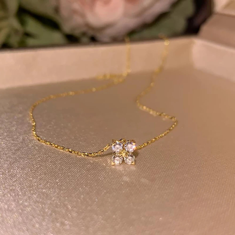 18K Gold Four-Leaf Zircon Necklace – Luxury Gift for Her
