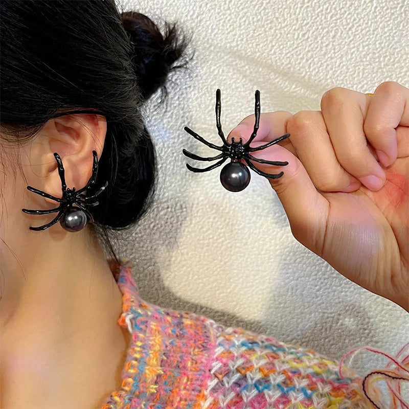 New Fashion Black Spider Pearl Earring Trendy Personality Dark Style Halloween Ear Nail for Women Alloy Geometric Ear Accessory
