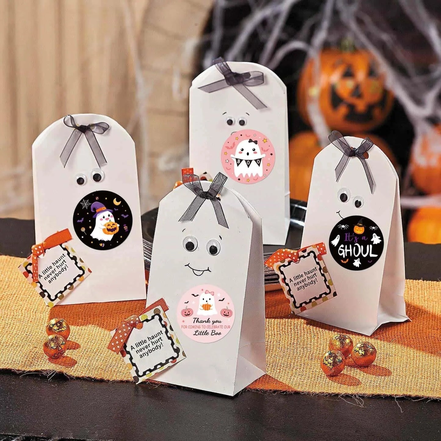 500pcs Cute Halloween Ghost Sticker, 2.5cm White Ghost Label for Envelope Gift Card Candy Bag Party Supplies