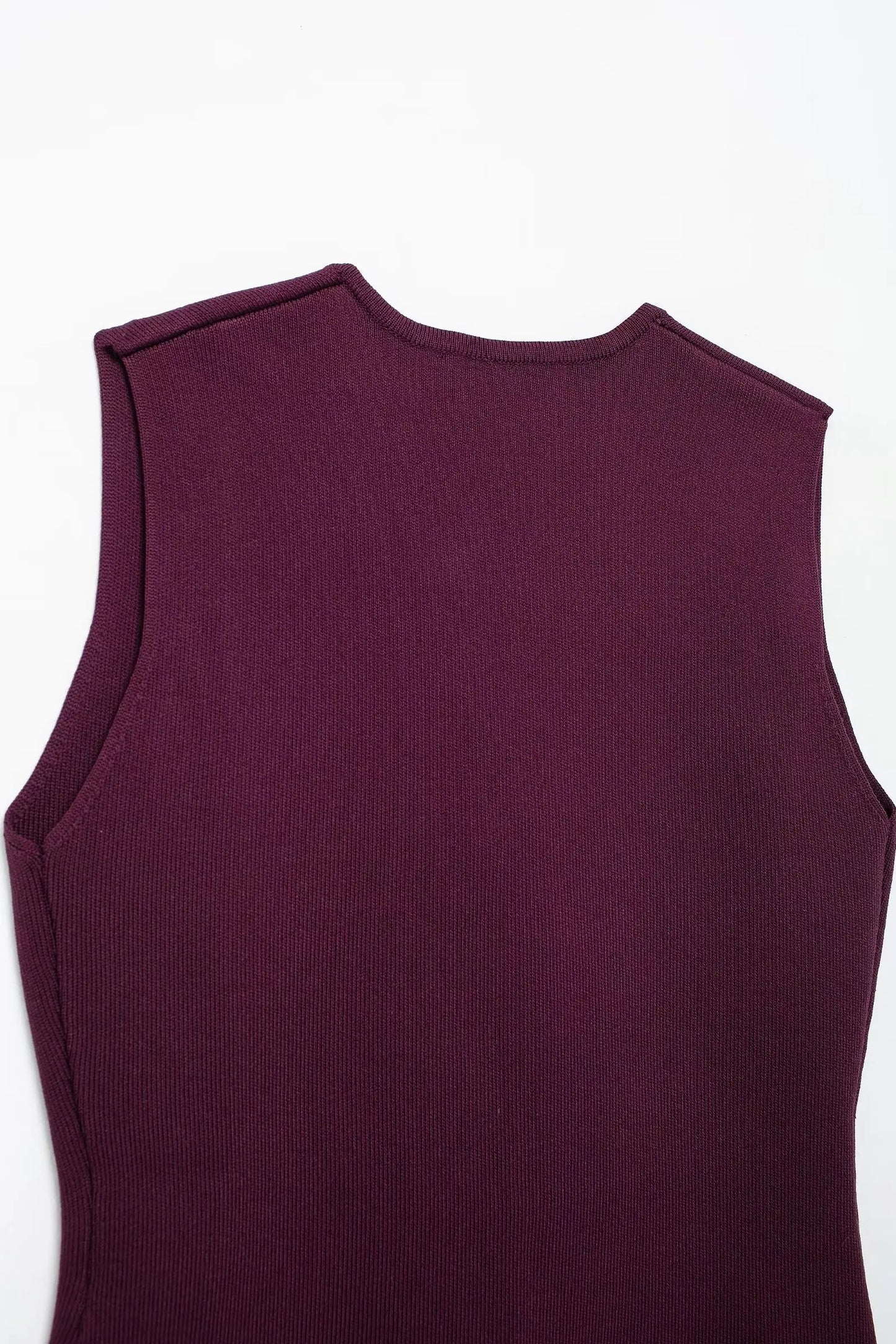 Elegant Wine Red Knitted Skirt Set for Women – V-Neck Vest & High-Waist Midi Skirt | Spring/Summer 2025
