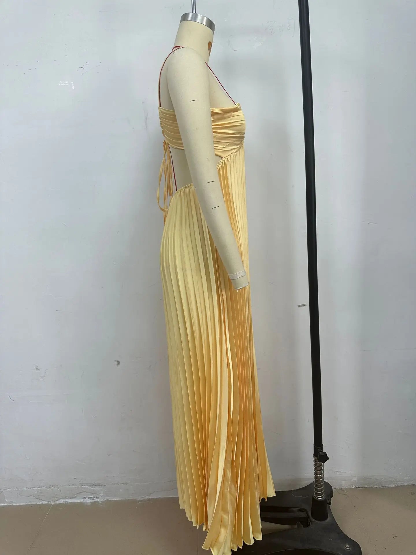 Women's Halter Backless Pleated Maxi Dress – Beach Vibes 2025