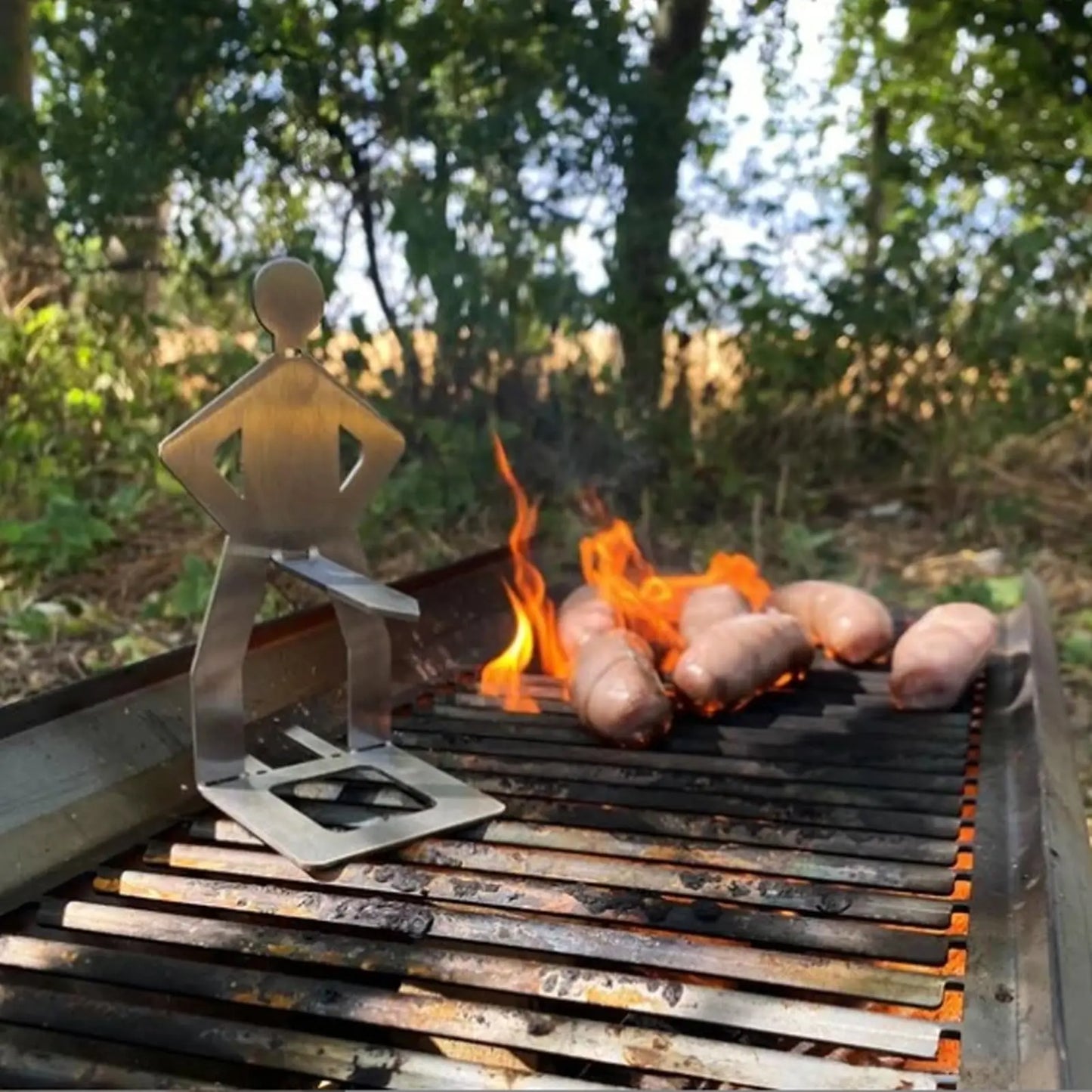 Funny BBQ Sausage Holder Stainless Steel Hot Dog Grill Holder Portable Camping Backpack Rack People Sausage Stand For Picnics