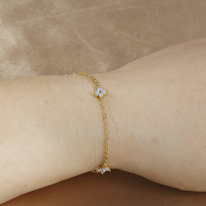 18K Gold Four-Leaf Zircon Necklace – Luxury Gift for Her