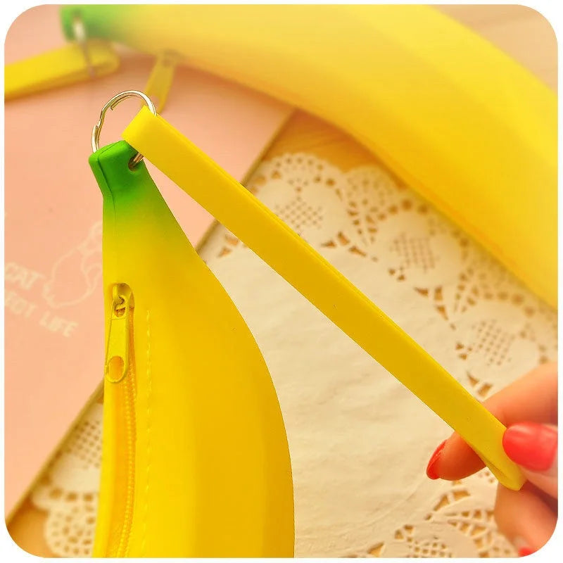 Novelty Funny Silicone Portable Yellow Banana Coin Purses Multifunction Pencil Case Purse Bag Wallet Key Bag Pouch
