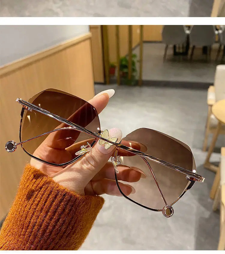 Brand Design 2025 Fashion New Polygonal Metal Sunglasses Retro Ladies Glasses Classic Trend Luxury Driving Travel Eyewear