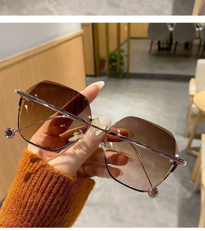 Brand Design 2025 Fashion New Polygonal Metal Sunglasses Retro Ladies Glasses Classic Trend Luxury Driving Travel Eyewear