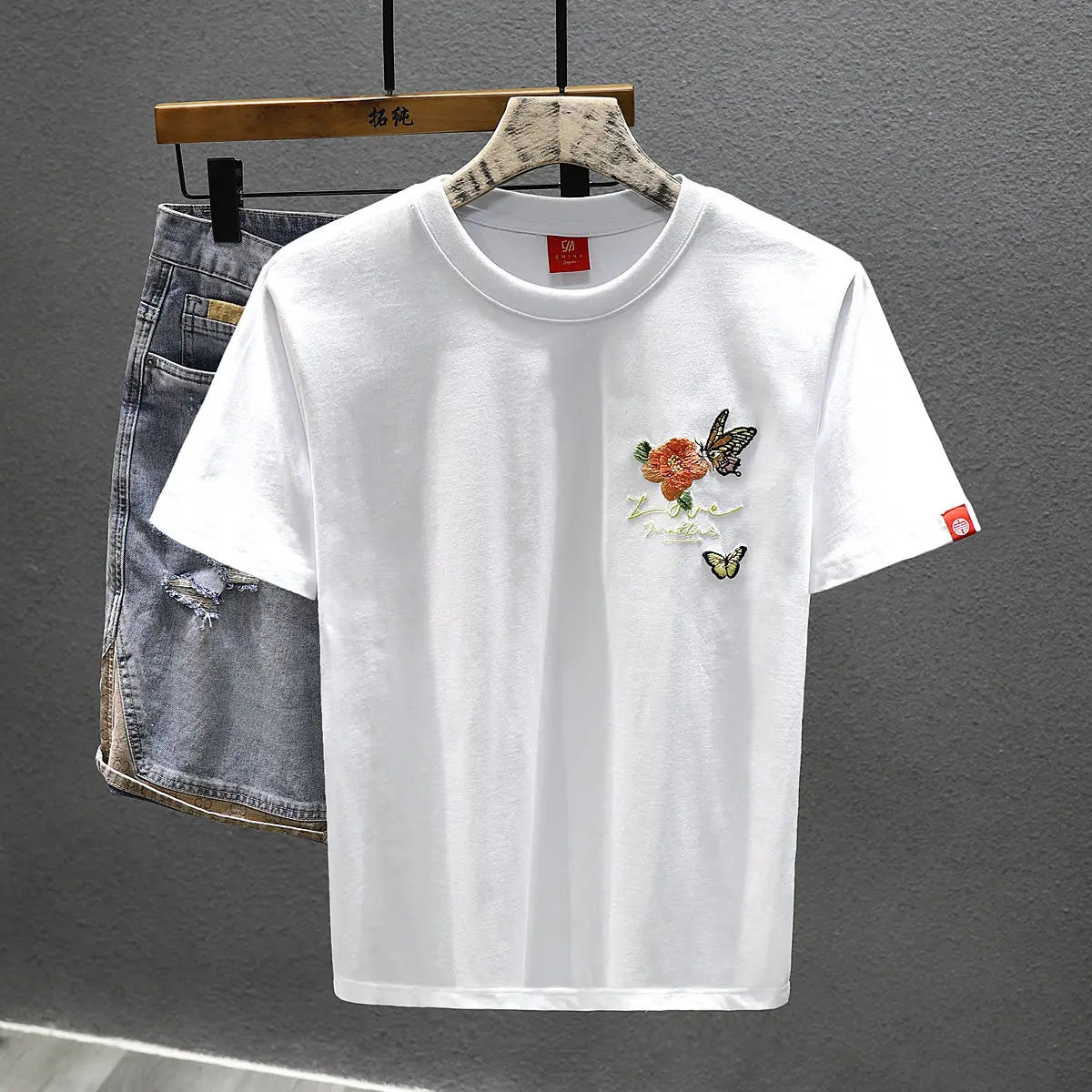 2025 Summer New Chinese Style Butterfly Embroidered Short-sleeved T-shirt Men Loose Casual Top