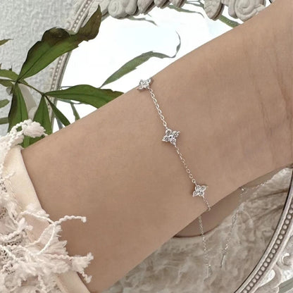 18K Gold Four-Leaf Zircon Necklace – Luxury Gift for Her