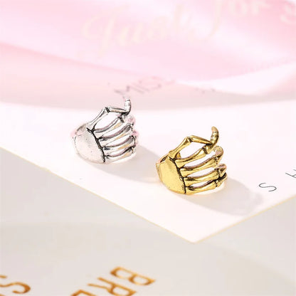 Black Gothic Skeleton Hand Ear Cartilage Clip Fake Piercing Earring For Men Women Silver Color Punk Goth Halloween Jewelry Gift