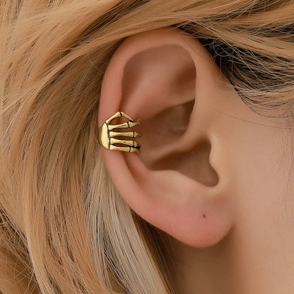 Black Gothic Skeleton Hand Ear Cartilage Clip Fake Piercing Earring For Men Women Silver Color Punk Goth Halloween Jewelry Gift