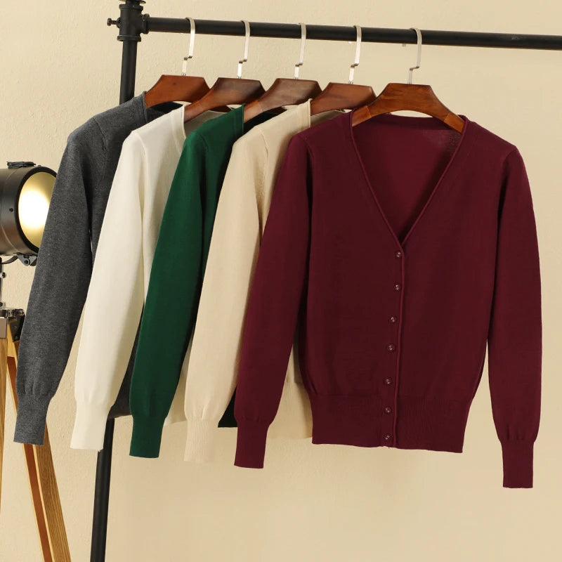 Black Cropped Cardigan Female Clothing Jersey Blouses Women's Coat Spring 2025 Long Sleeve Top Korean Fashion Knitted Sweater